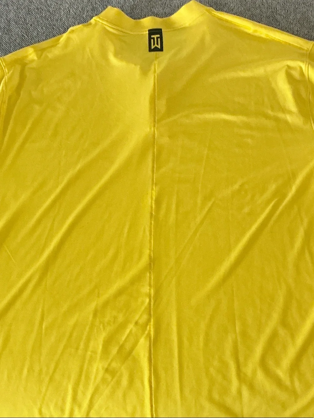 Nike Yellow Short-Sleeve Athletic Jersey with Chevron Accent